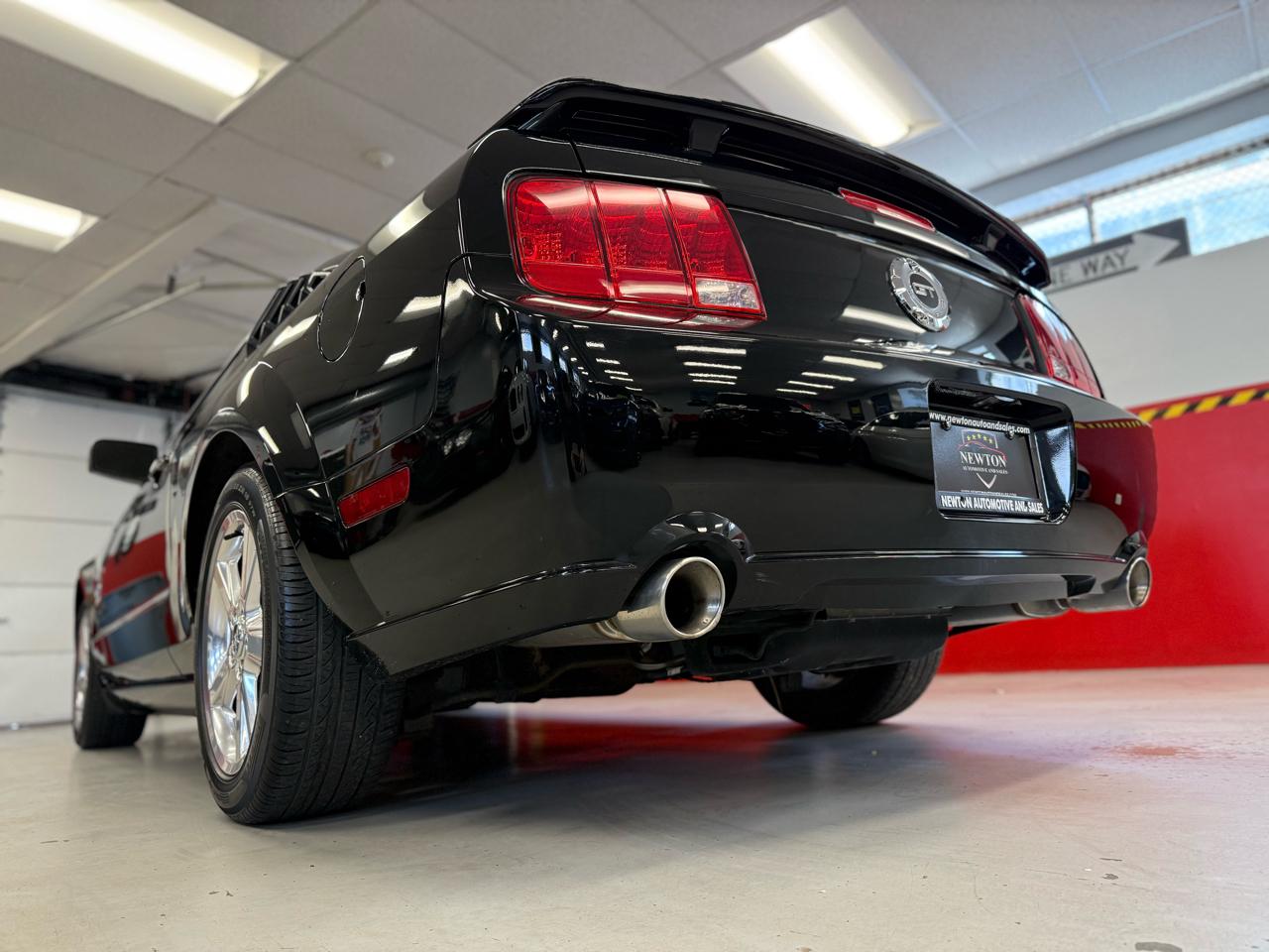 Ford Mustang GT Deluxe Coupe 2008