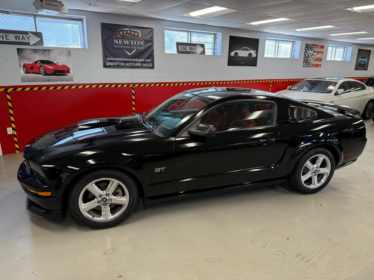 Ford Mustang GT Deluxe Coupe 2008