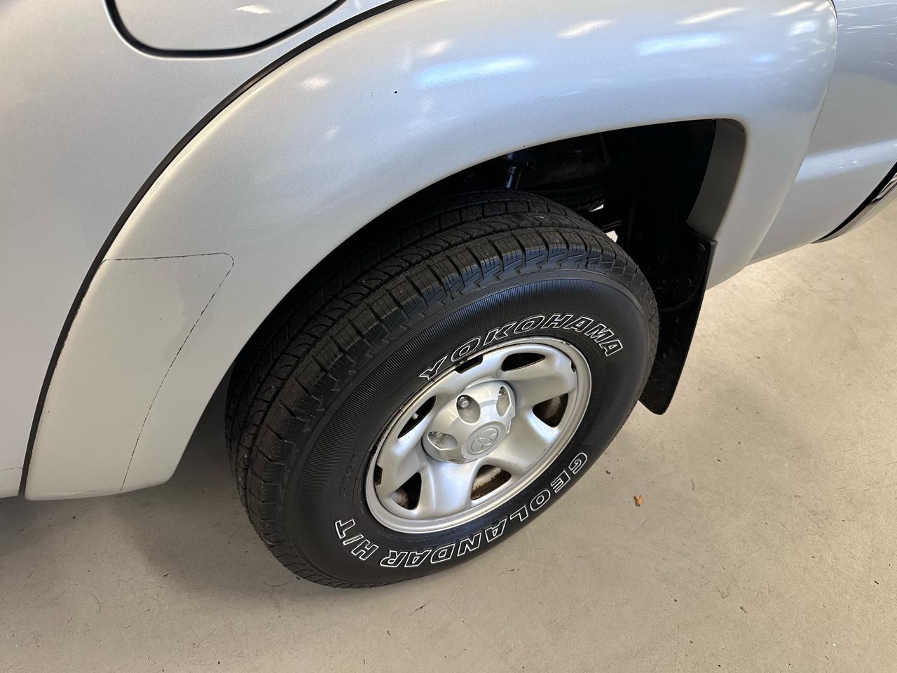 Toyota Tacoma Access Cab V6 4WD 2011