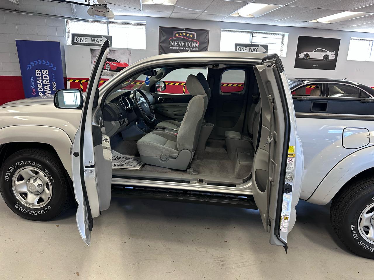 Toyota Tacoma Access Cab V6 4WD 2011