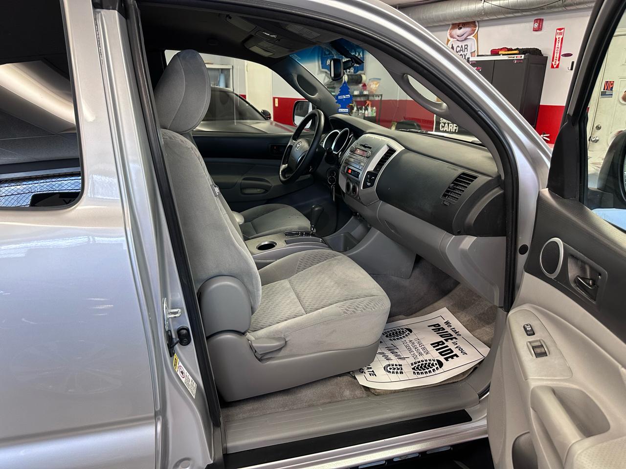 Toyota Tacoma Access Cab V6 4WD 2011