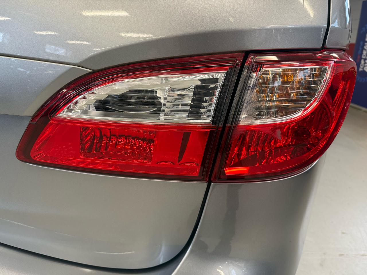 Mazda MAZDA5 Grand Touring 2012