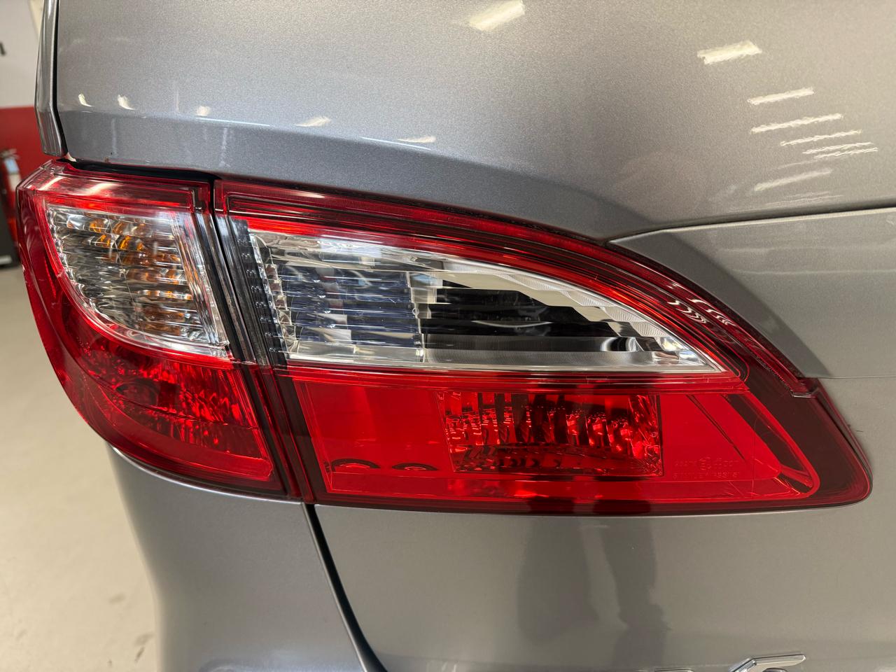 Mazda MAZDA5 Grand Touring 2012