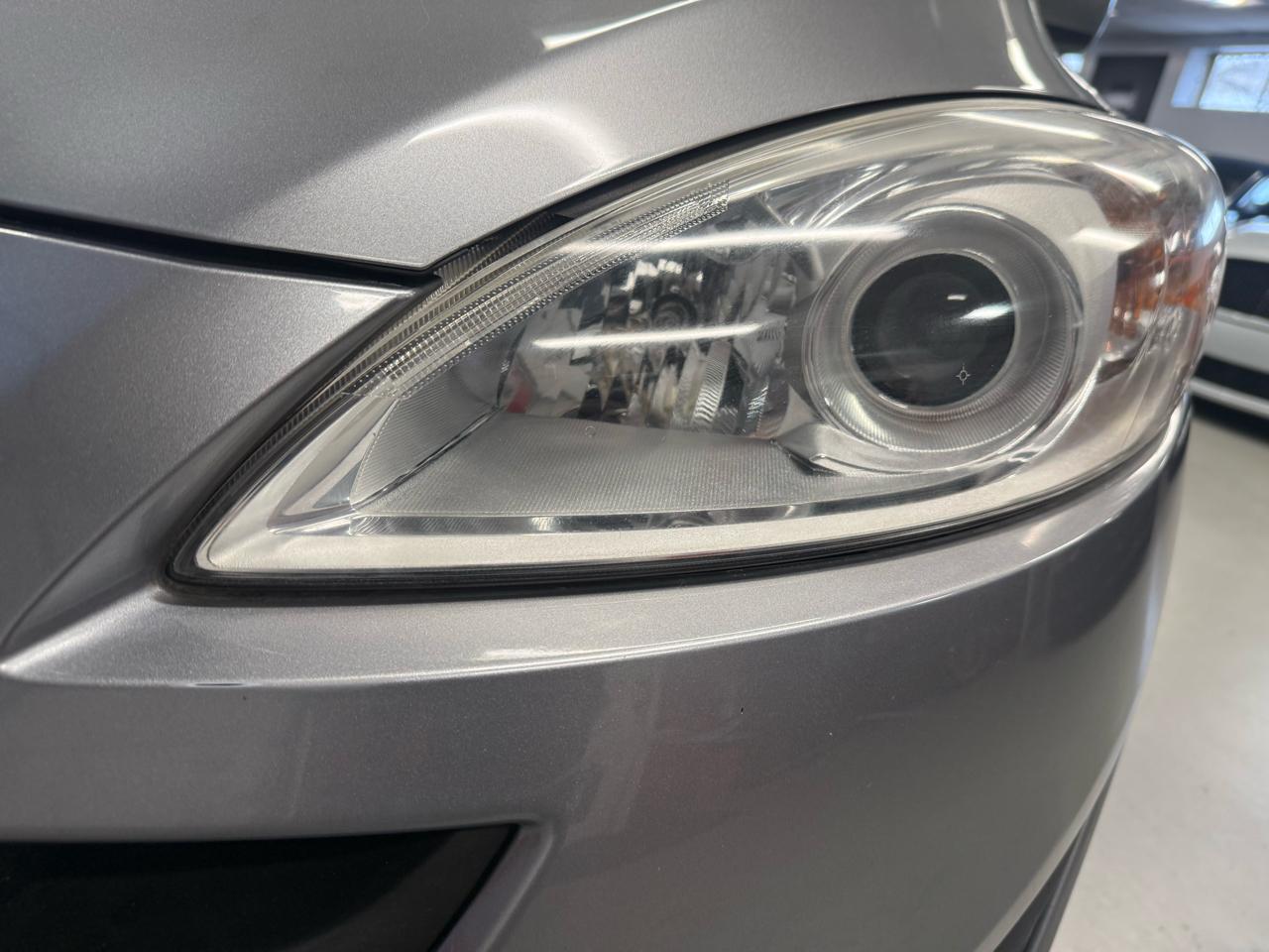 Mazda MAZDA5 Grand Touring 2012