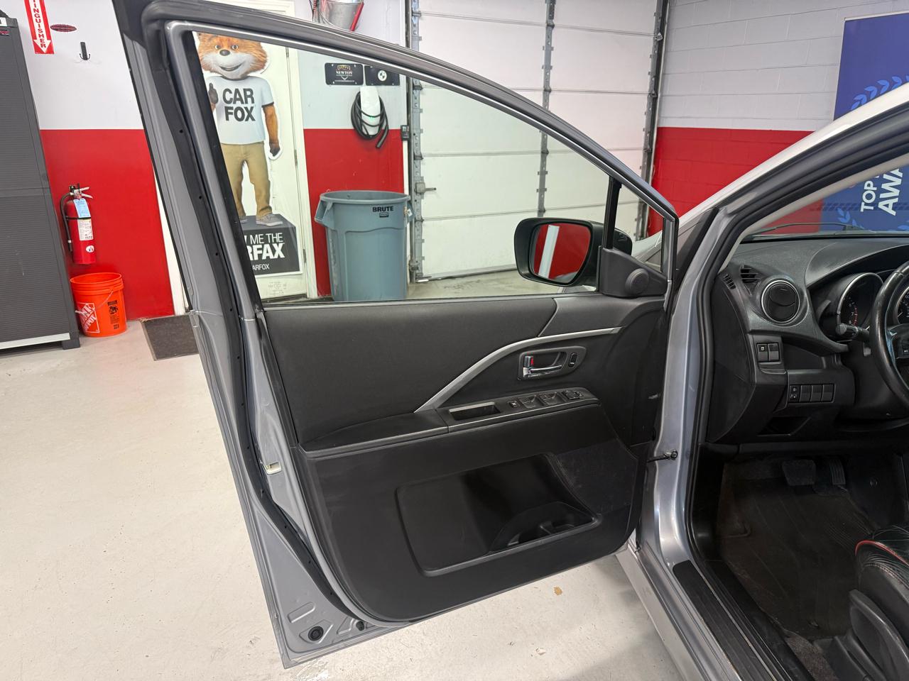 Mazda MAZDA5 Grand Touring 2012