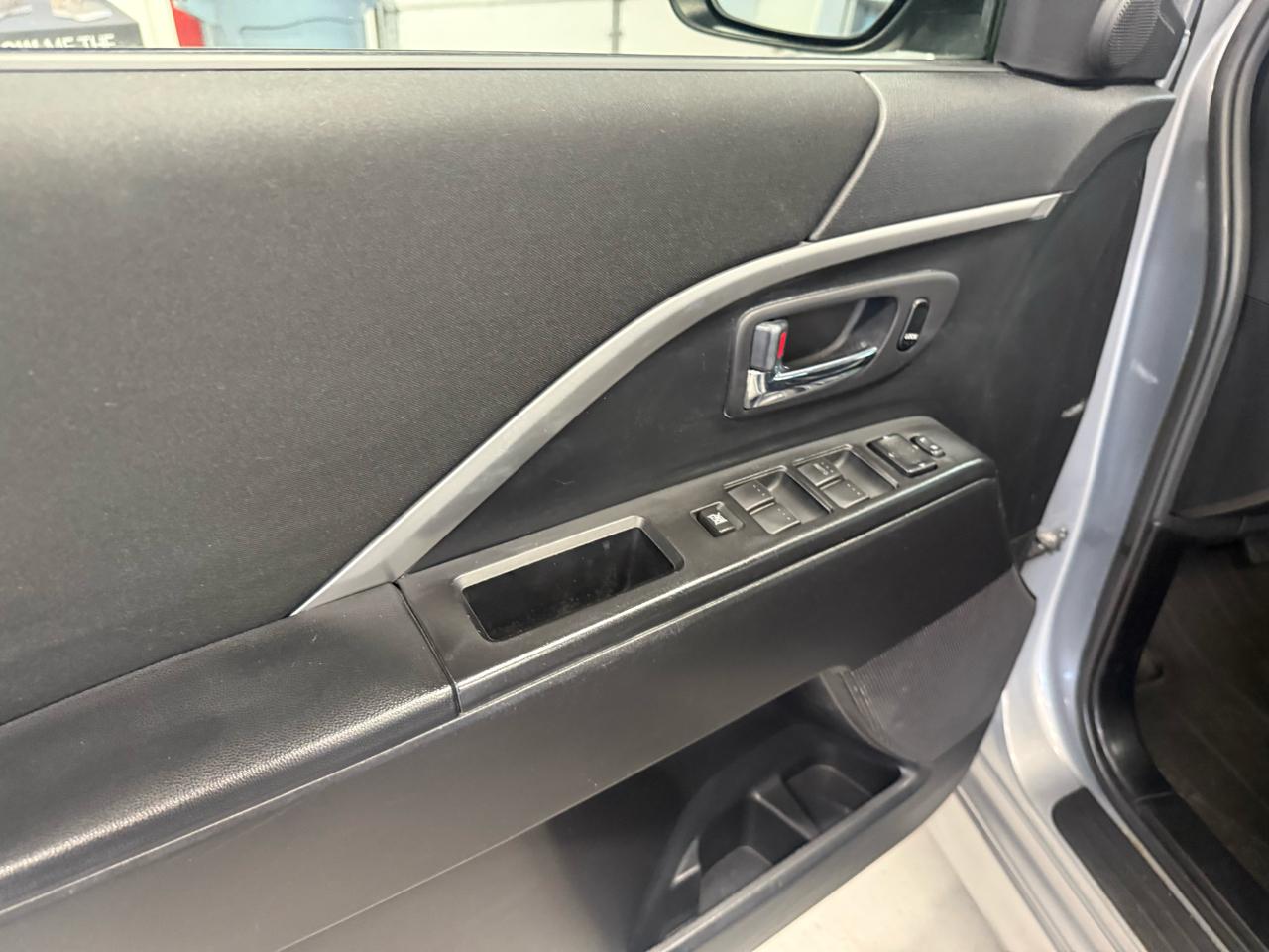 Mazda MAZDA5 Grand Touring 2012