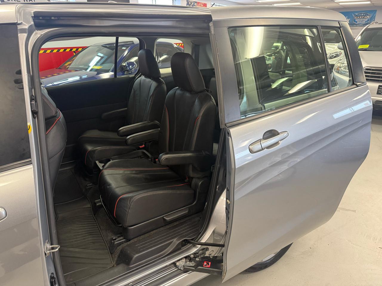 Mazda MAZDA5 Grand Touring 2012