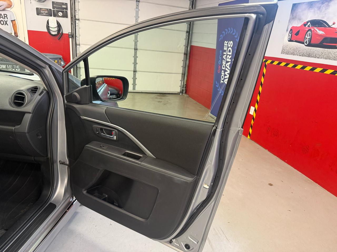 Mazda MAZDA5 Grand Touring 2012