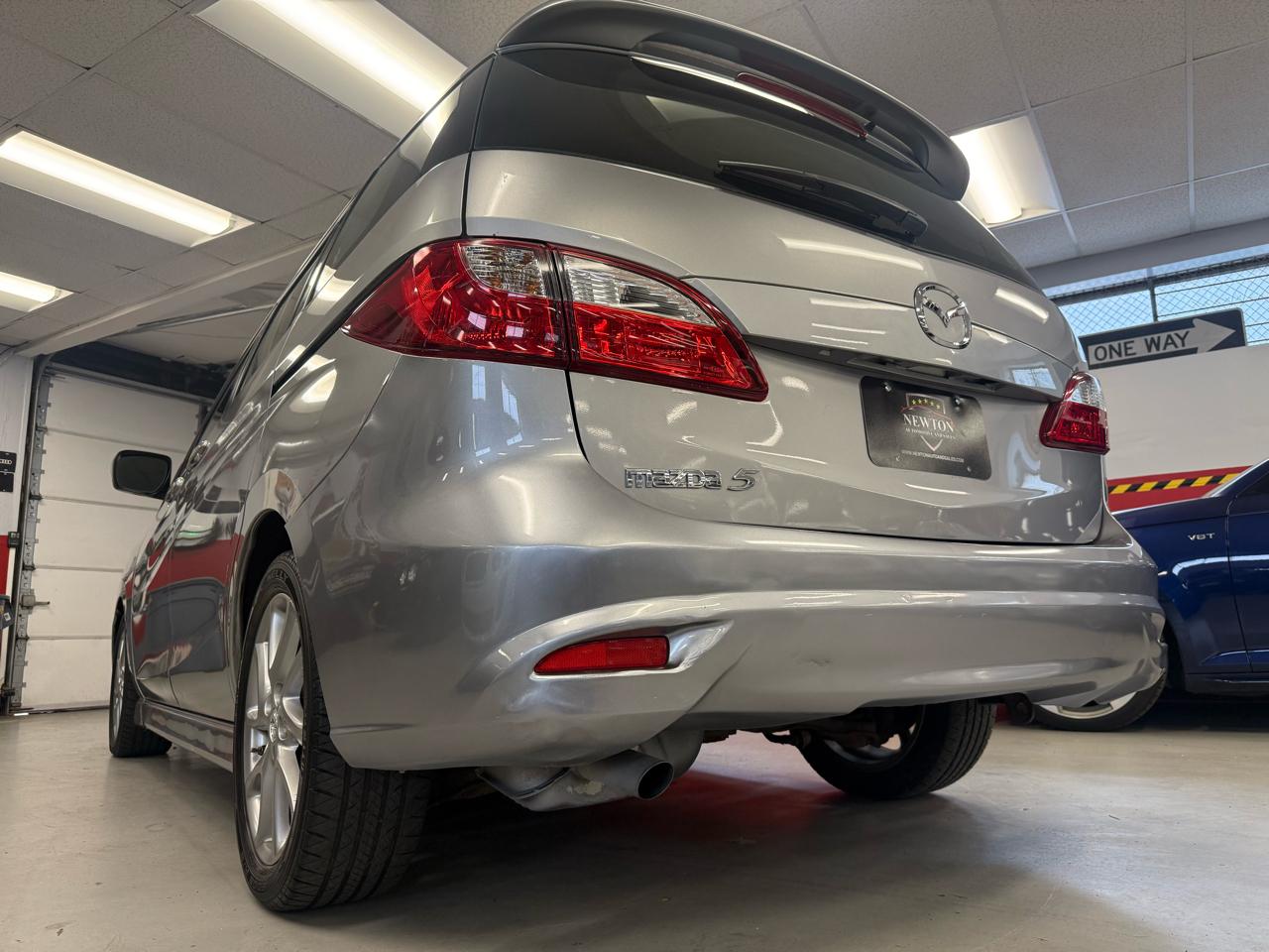 Mazda MAZDA5 Grand Touring 2012