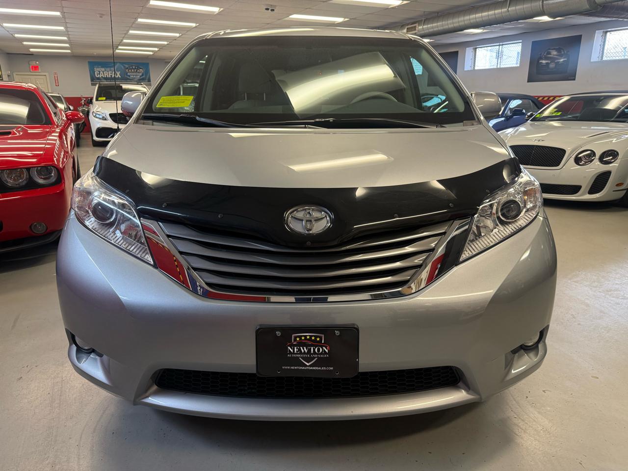 Toyota Sienna Limited AWD 7-Passenger V6 2014