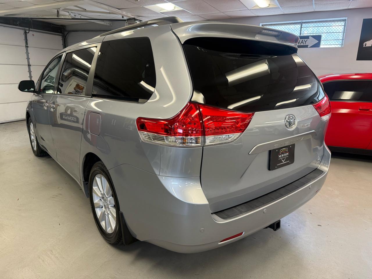 Toyota Sienna Limited AWD 7-Passenger V6 2014