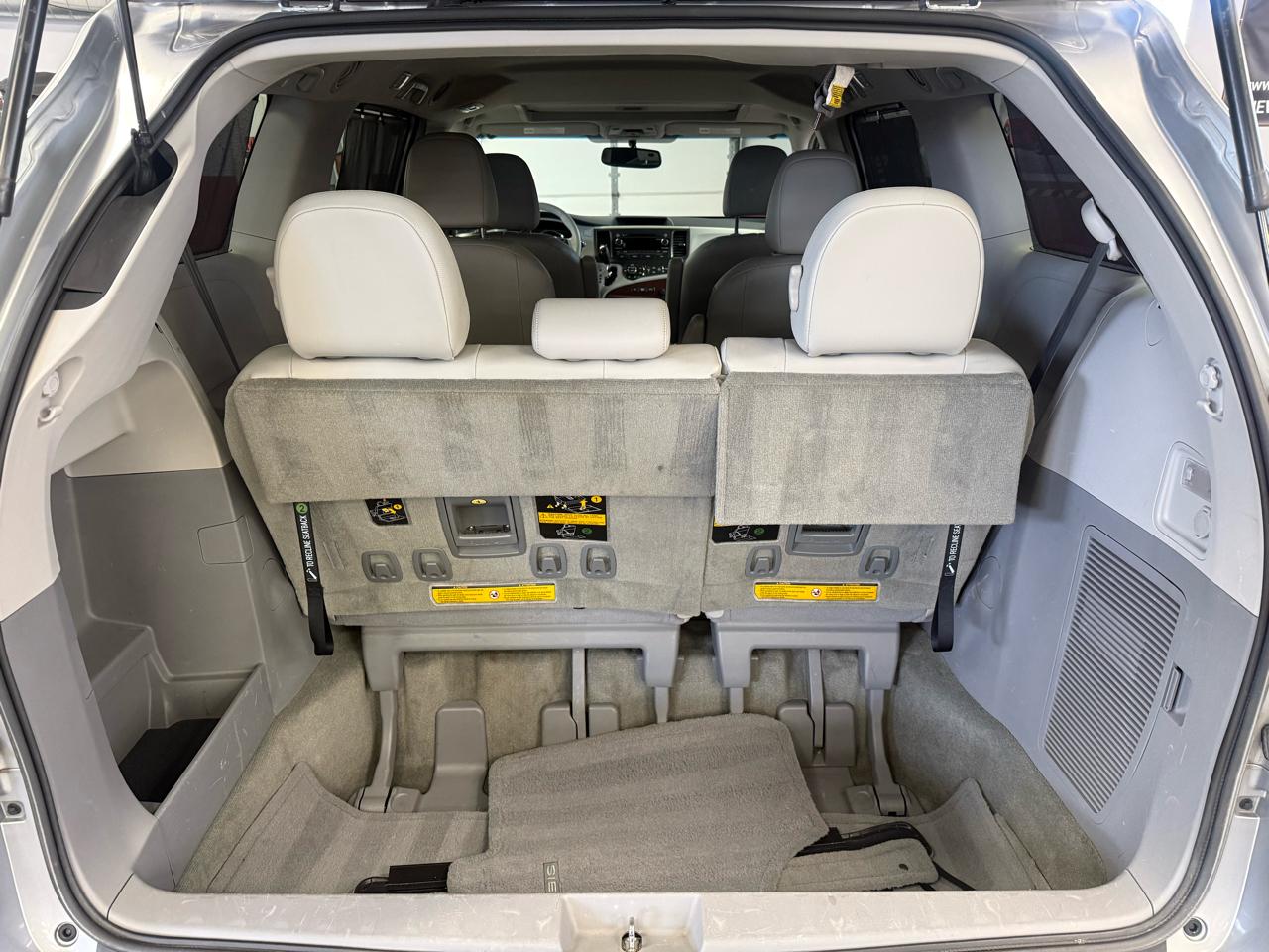 Toyota Sienna Limited AWD 7-Passenger V6 2014