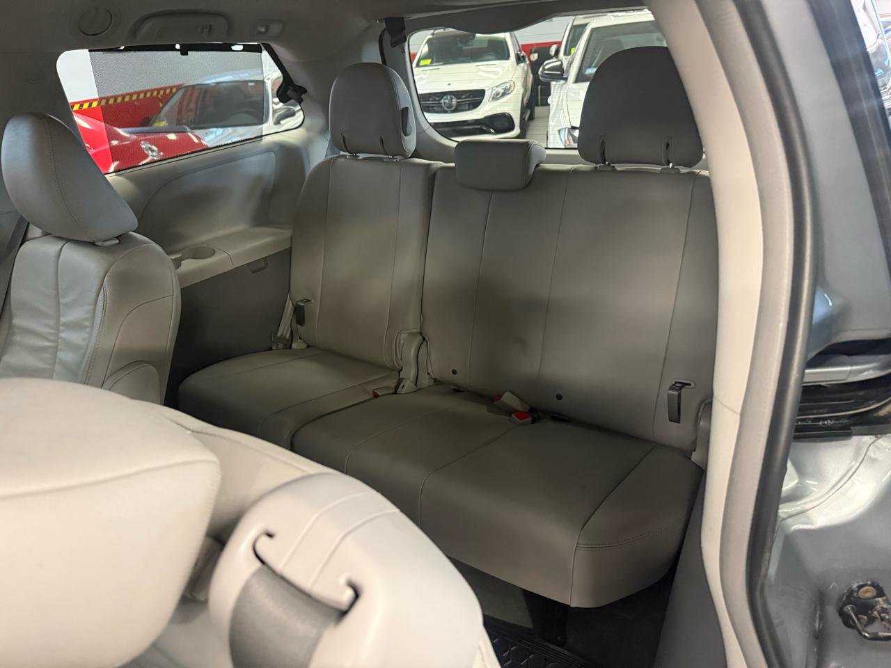 Toyota Sienna Limited AWD 7-Passenger V6 2014