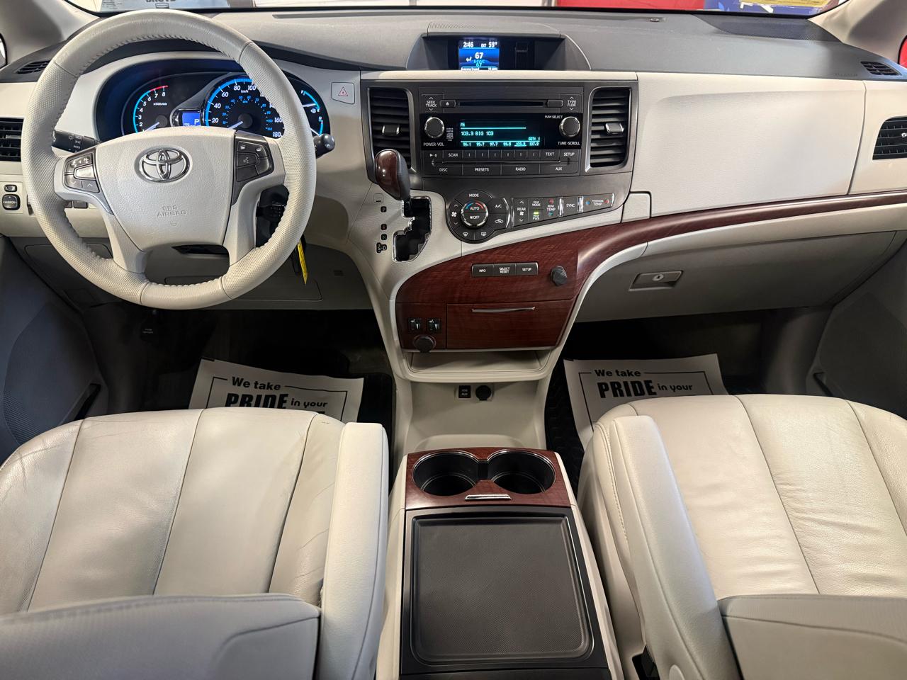 Toyota Sienna Limited AWD 7-Passenger V6 2014
