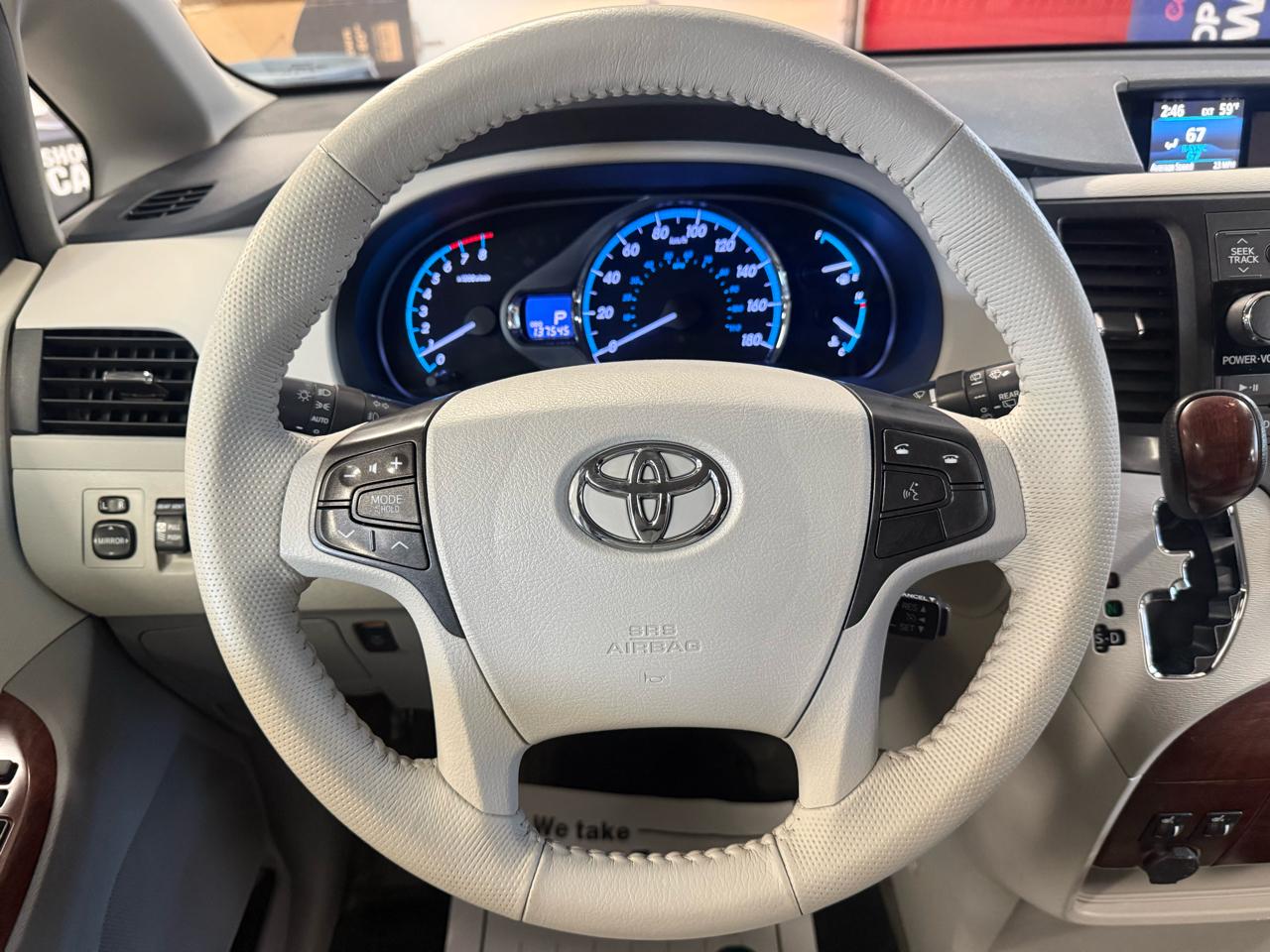 Toyota Sienna Limited AWD 7-Passenger V6 2014