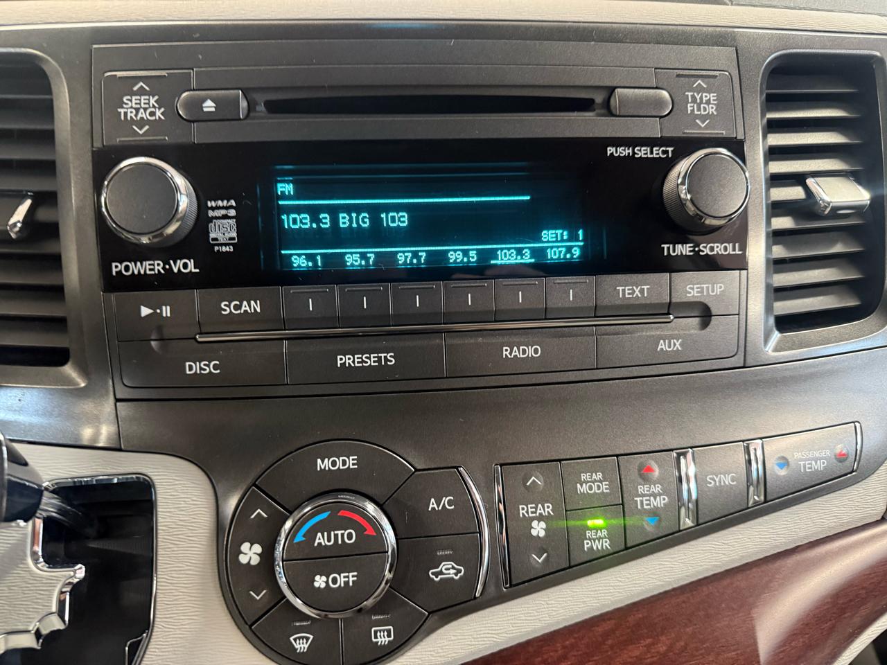 Toyota Sienna Limited AWD 7-Passenger V6 2014