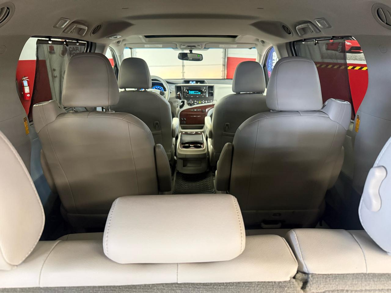Toyota Sienna Limited AWD 7-Passenger V6 2014