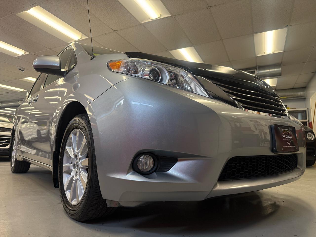Toyota Sienna Limited AWD 7-Passenger V6 2014