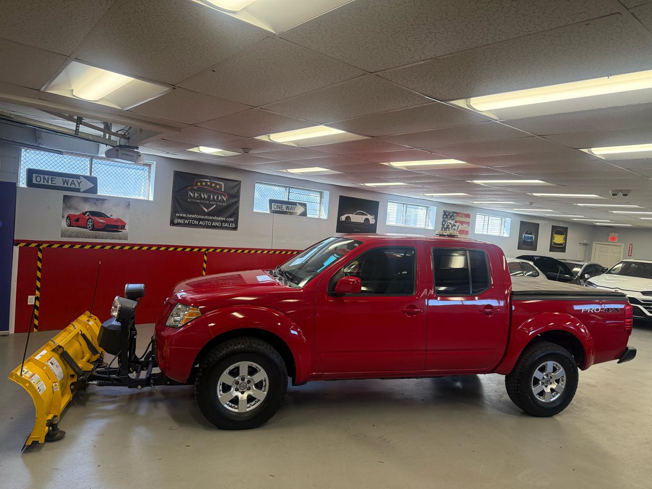 Nissan Frontier LE Crew Cab 4WD 2010