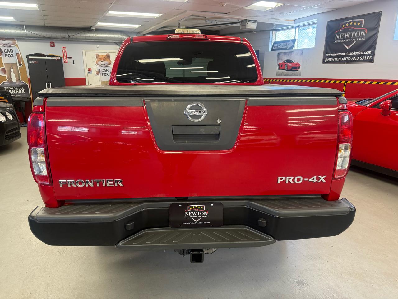 Nissan Frontier LE Crew Cab 4WD 2010