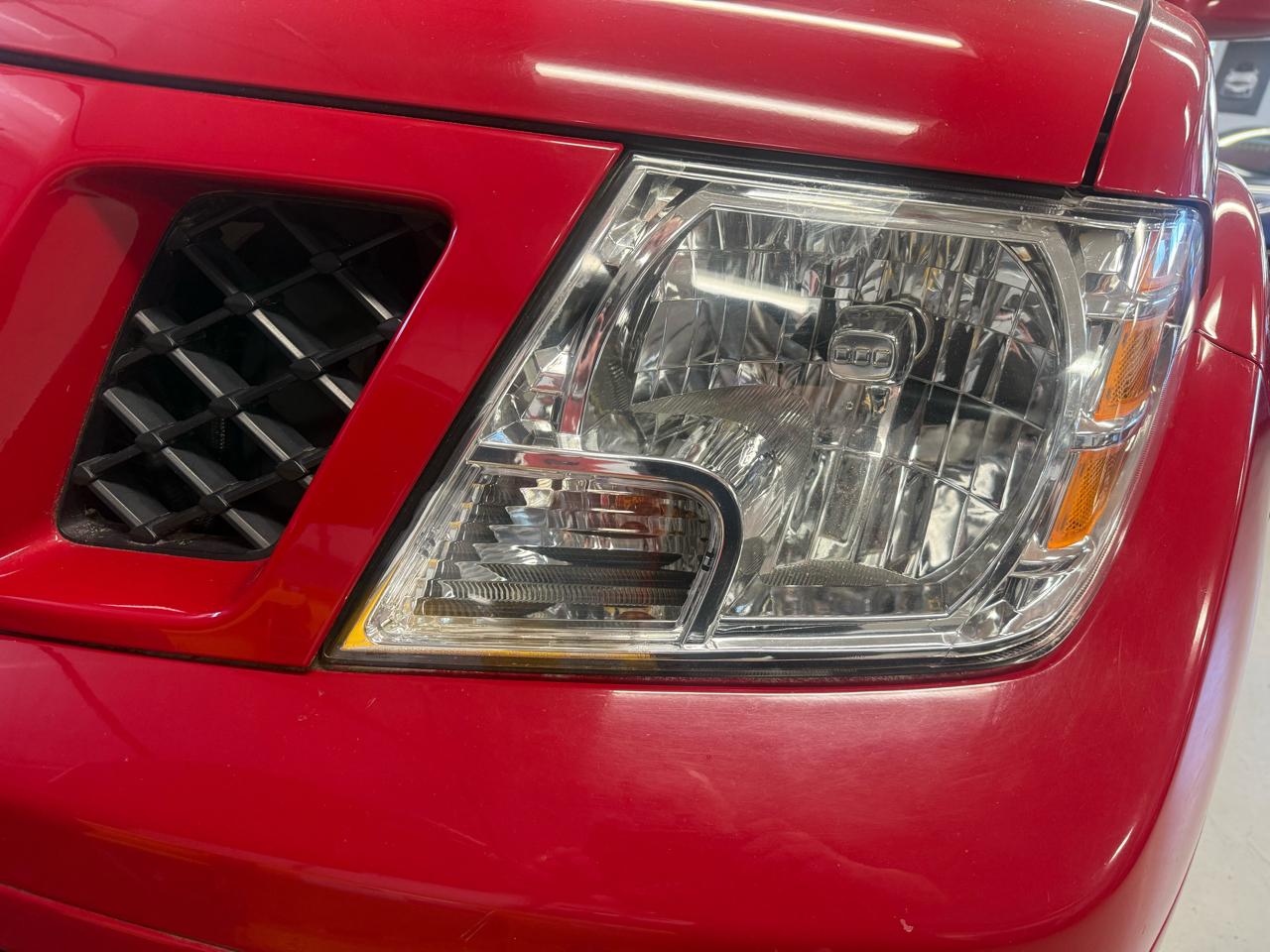 Nissan Frontier LE Crew Cab 4WD 2010