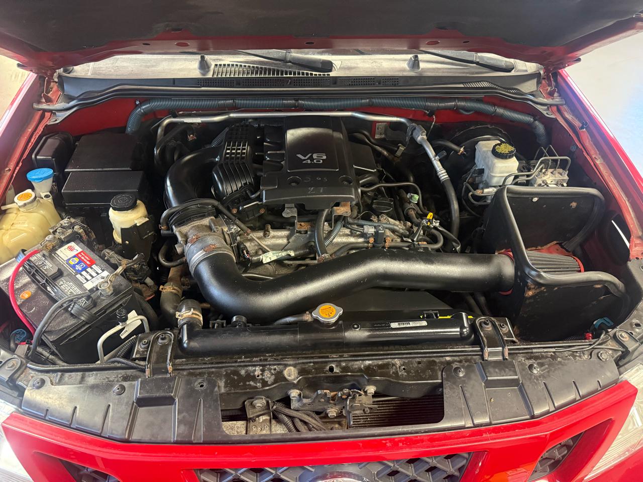 Nissan Frontier LE Crew Cab 4WD 2010