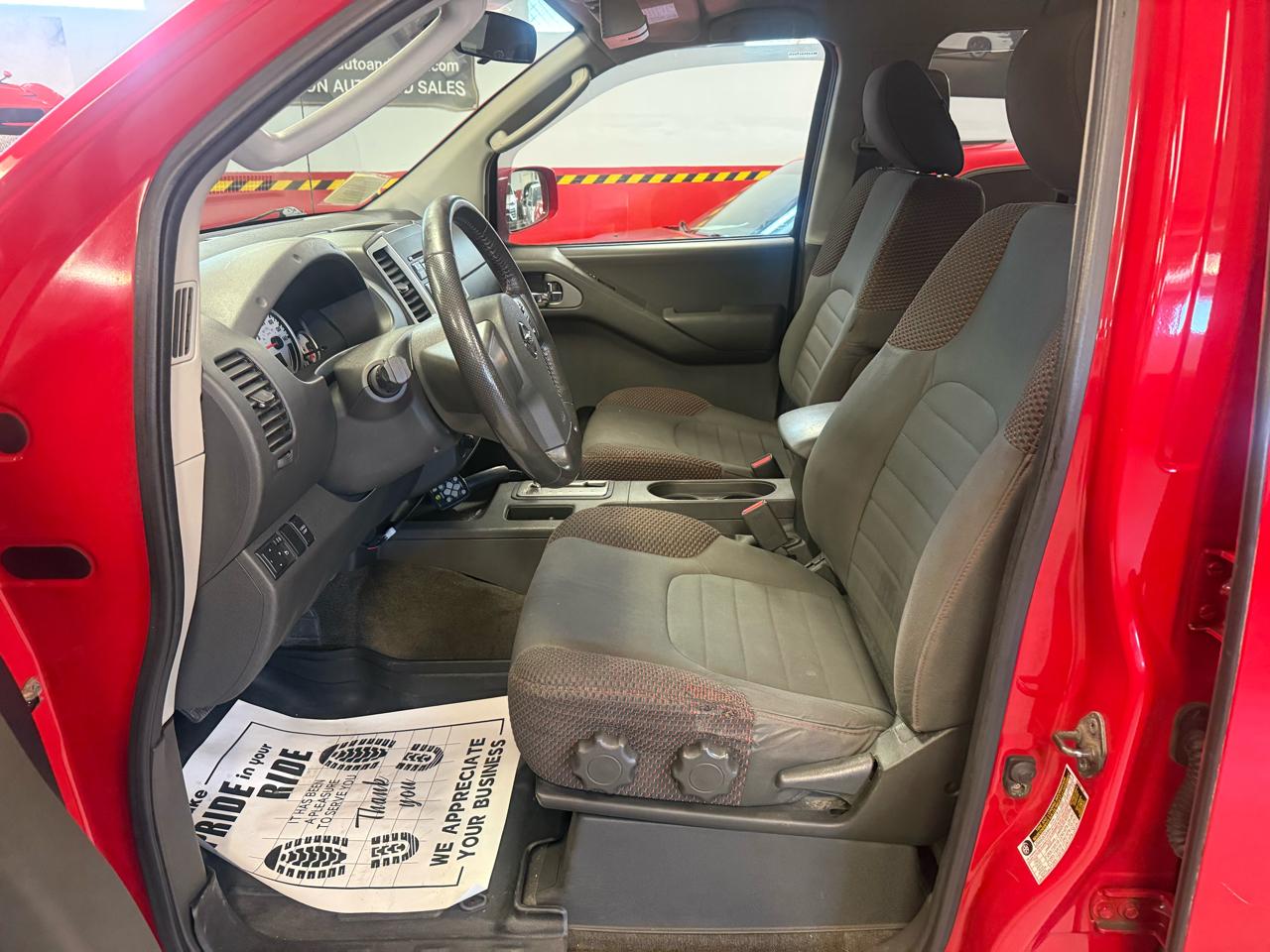 Nissan Frontier LE Crew Cab 4WD 2010