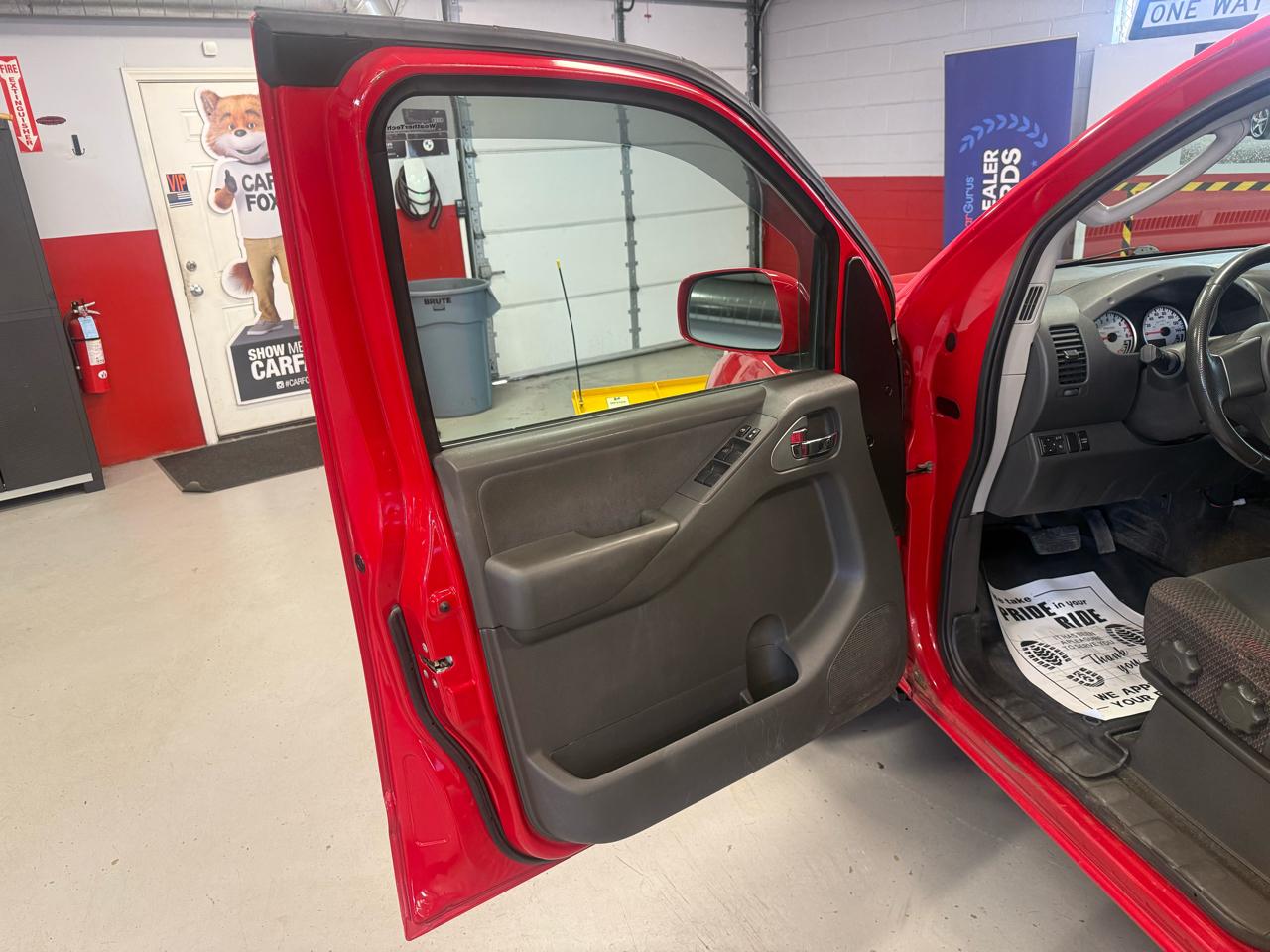 Nissan Frontier LE Crew Cab 4WD 2010