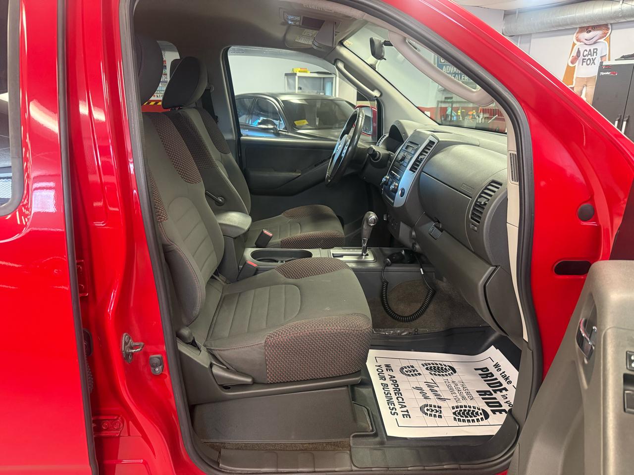 Nissan Frontier LE Crew Cab 4WD 2010