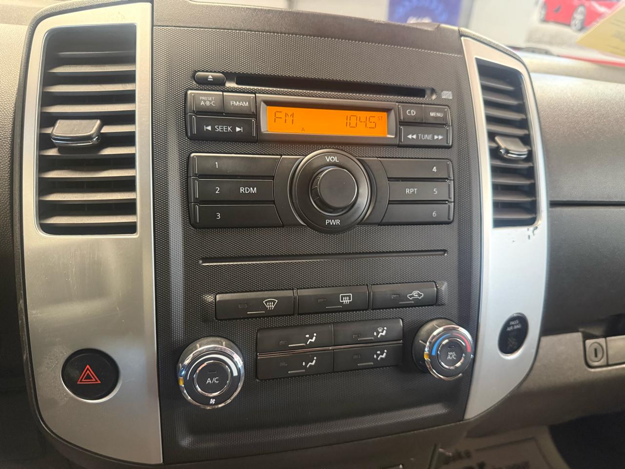 Nissan Frontier LE Crew Cab 4WD 2010