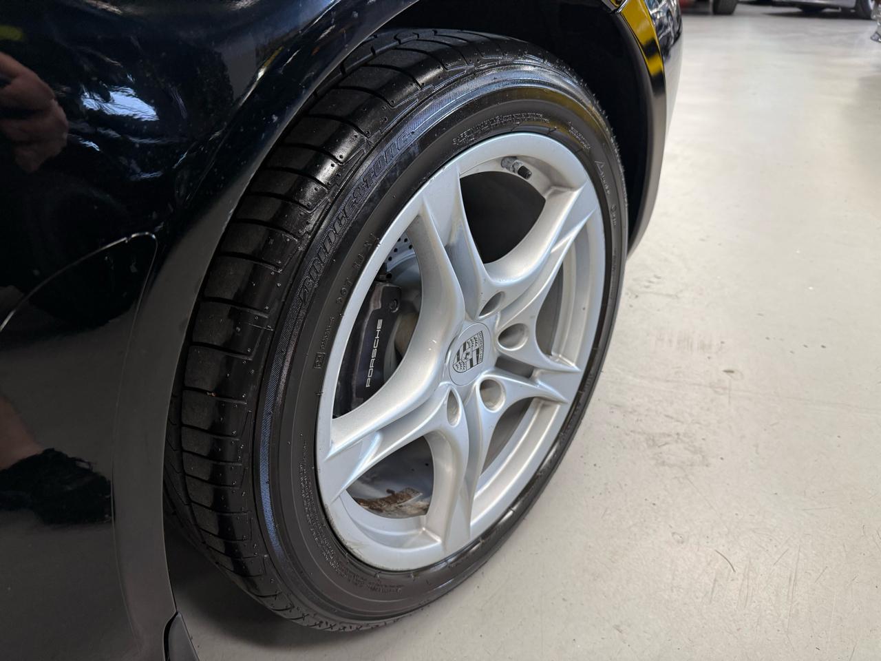 Porsche Cayman Base 2011