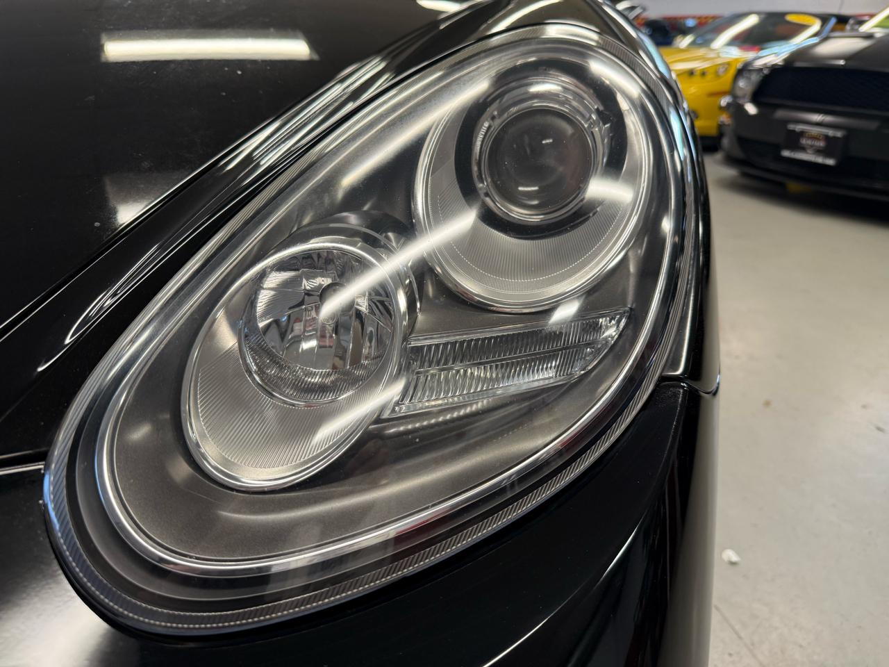 Porsche Cayman Base 2011