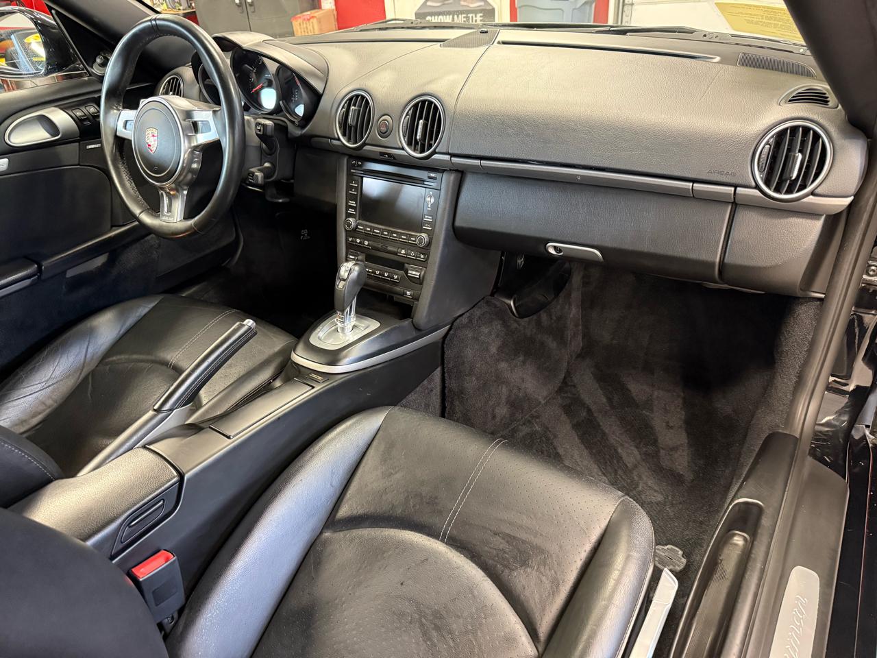 Porsche Cayman Base 2011