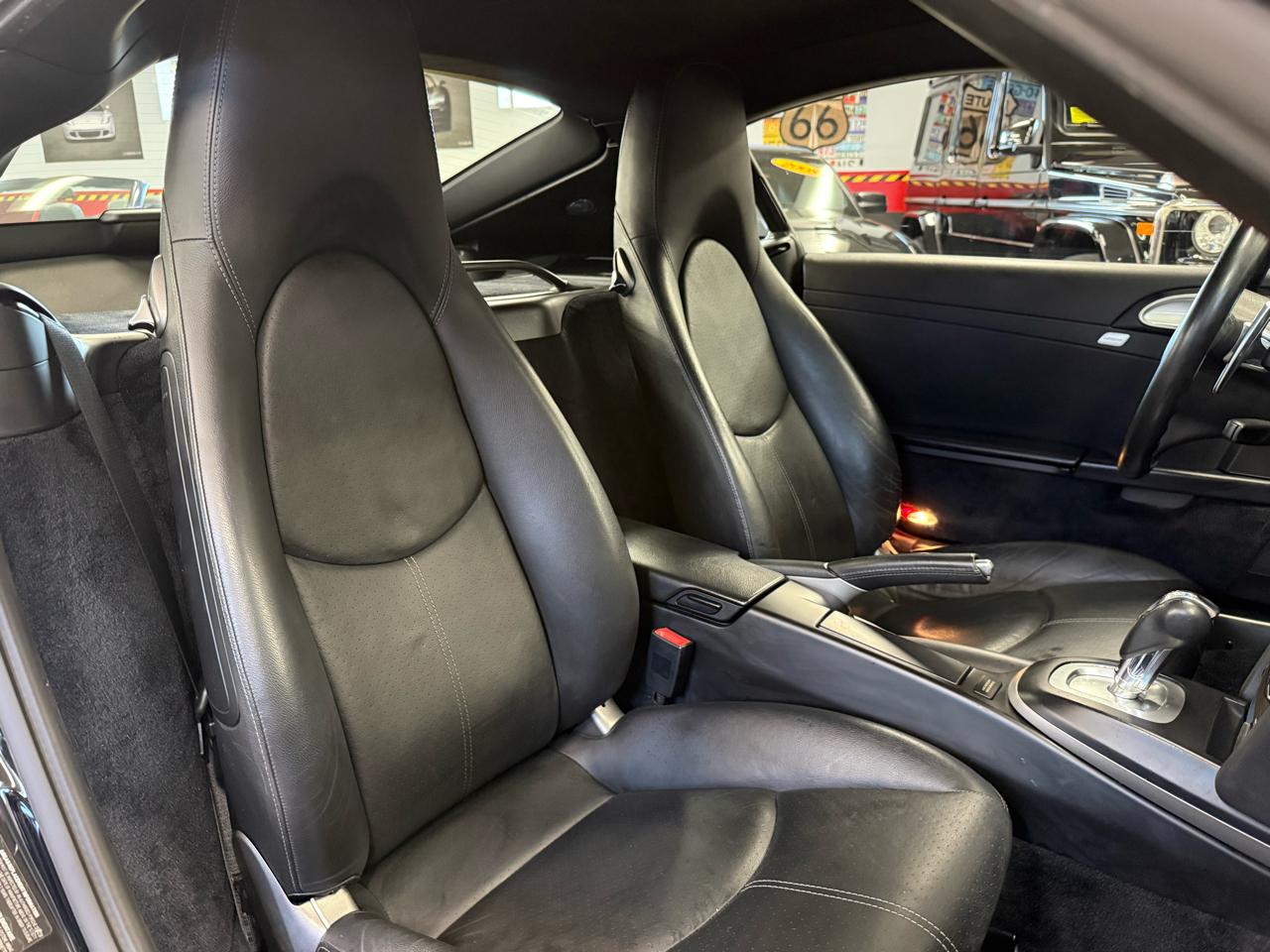 Porsche Cayman Base 2011