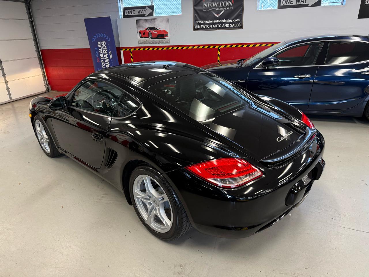 Porsche Cayman Base 2011