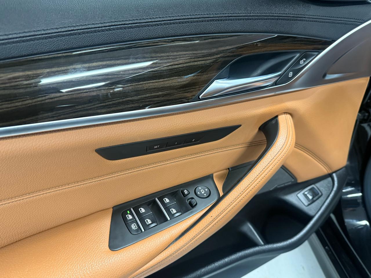 BMW 5-Series M550i xDrive 2020