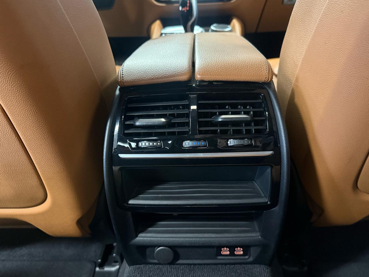 BMW 5-Series M550i xDrive 2020