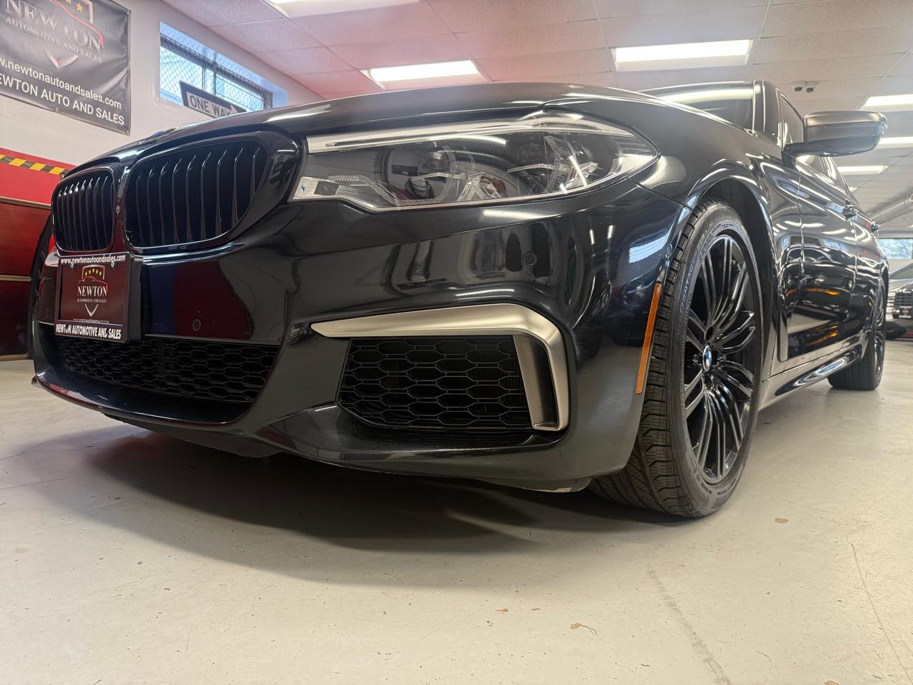 BMW 5-Series M550i xDrive 2020