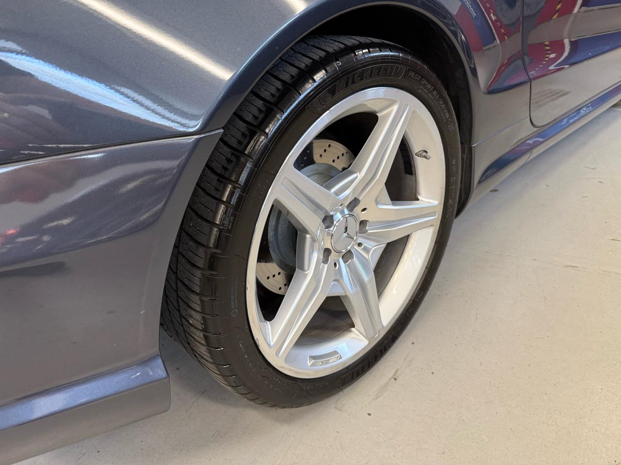Mercedes-Benz SL-Class SL550 2009