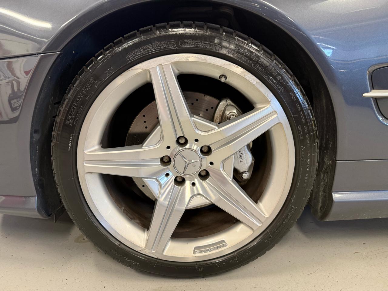 Mercedes-Benz SL-Class SL550 2009