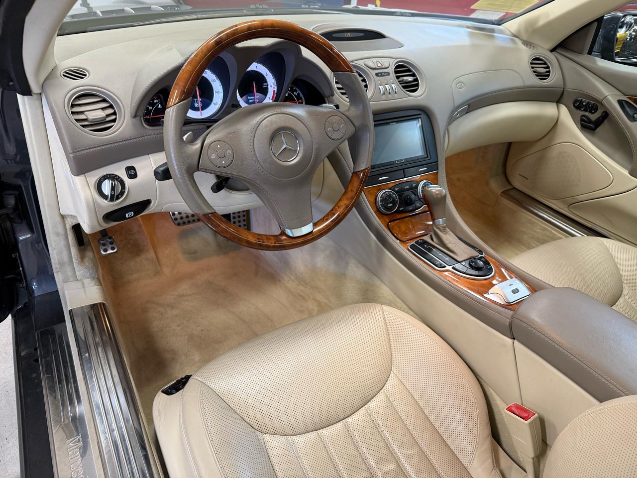 Mercedes-Benz SL-Class SL550 2009