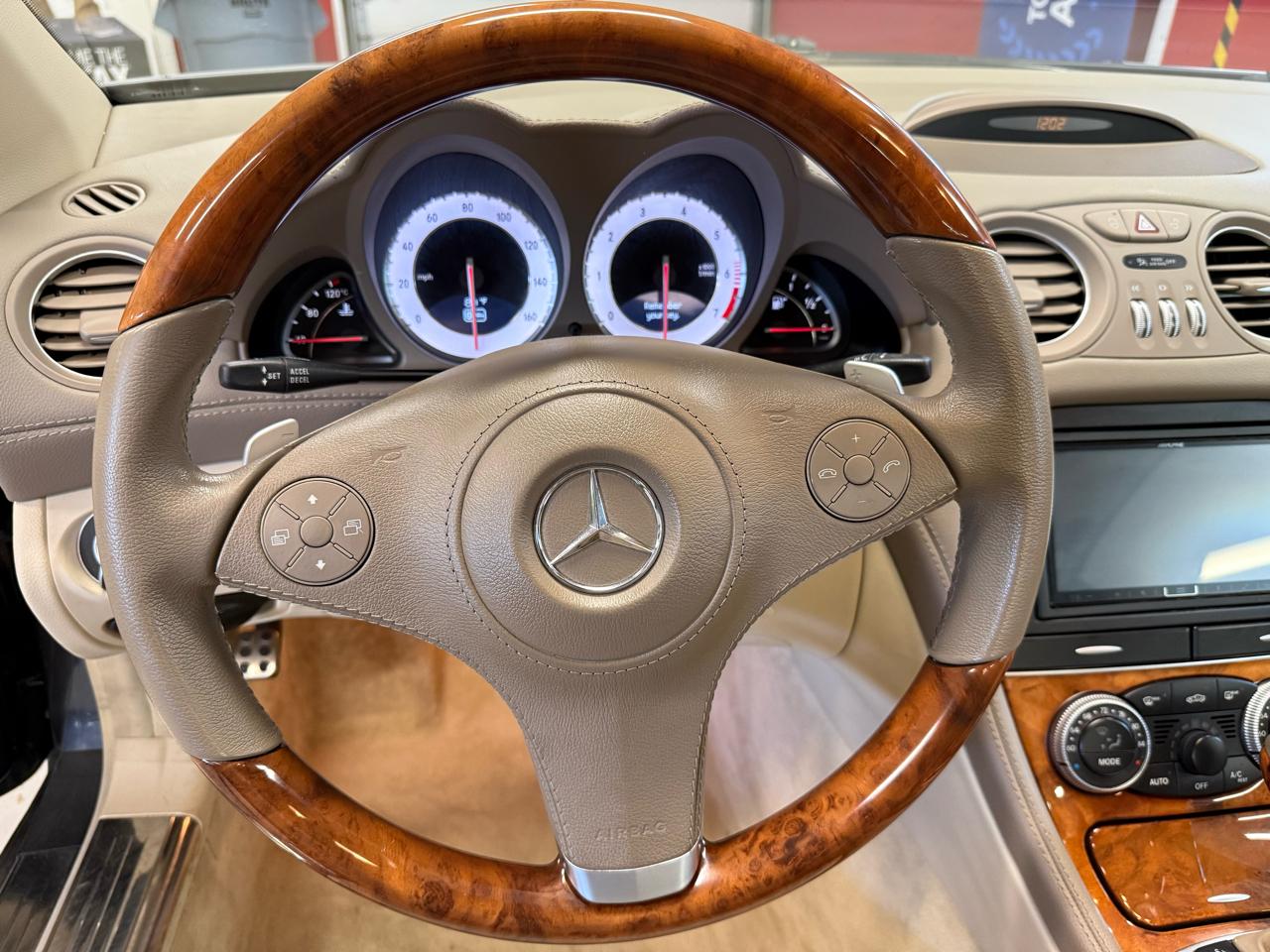 Mercedes-Benz SL-Class SL550 2009