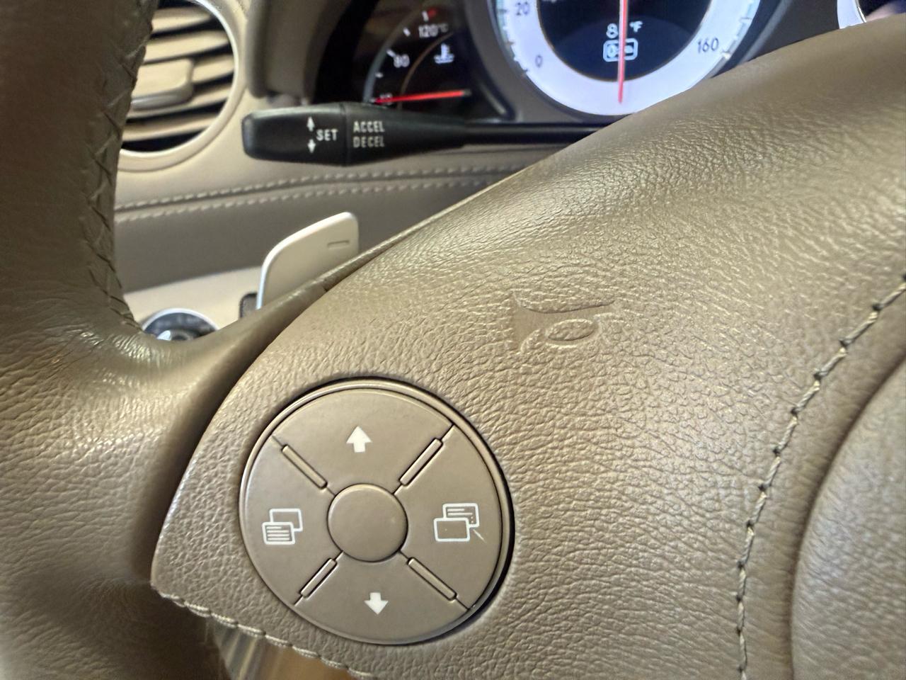 Mercedes-Benz SL-Class SL550 2009