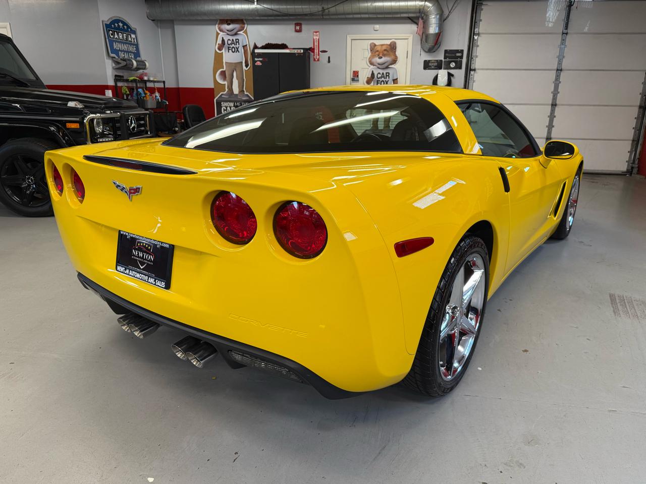 Chevrolet Corvette Standard Coupe 1LT 2011