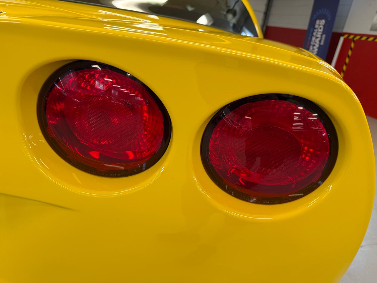 Chevrolet Corvette Standard Coupe 1LT 2011