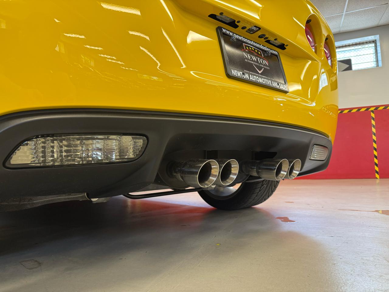 Chevrolet Corvette Standard Coupe 1LT 2011