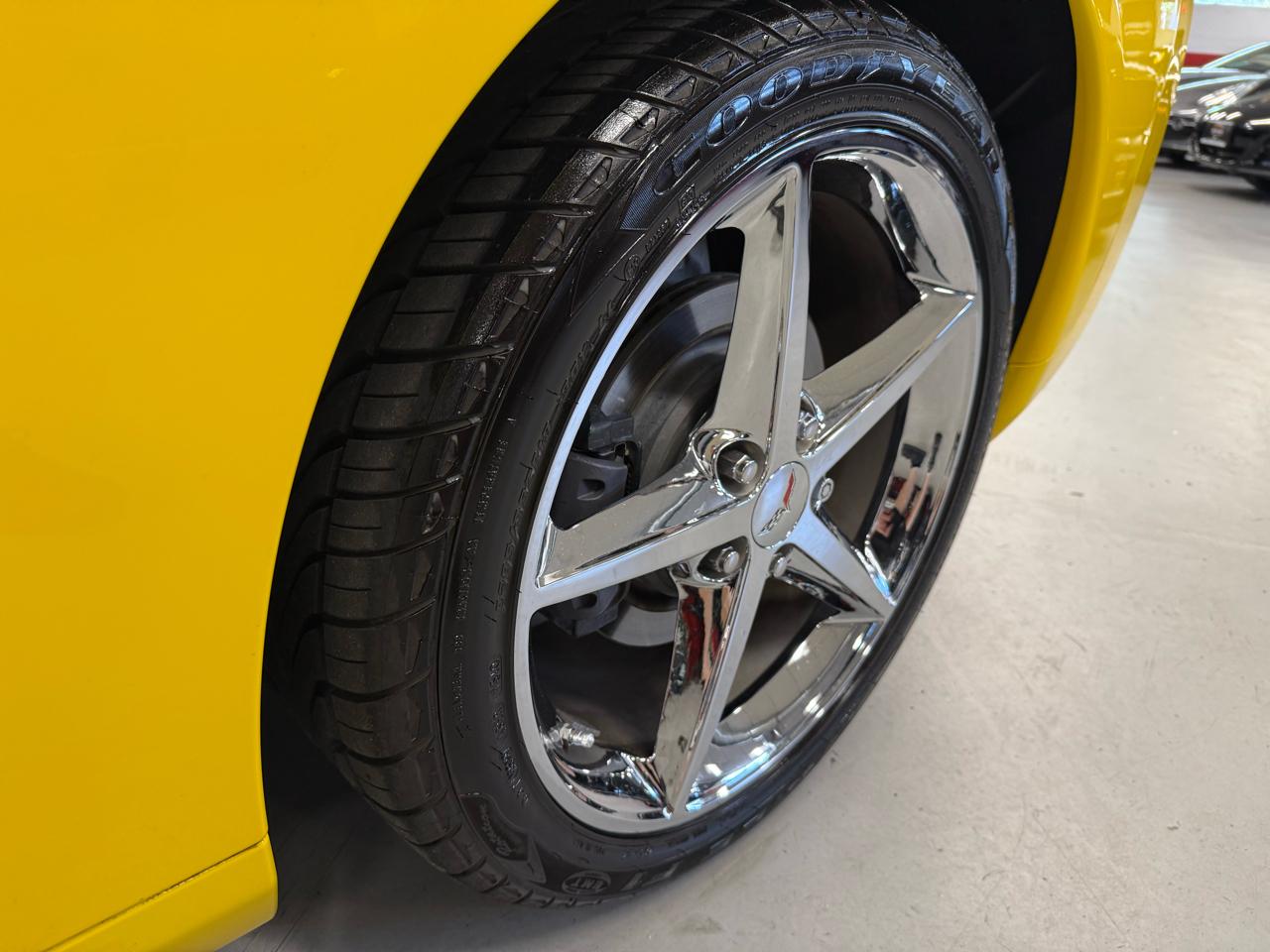Chevrolet Corvette Standard Coupe 1LT 2011