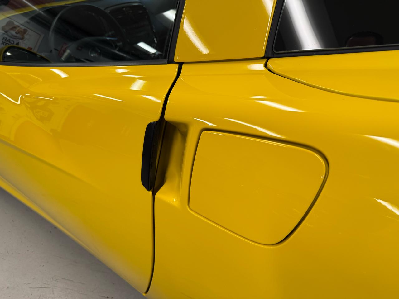 Chevrolet Corvette Standard Coupe 1LT 2011