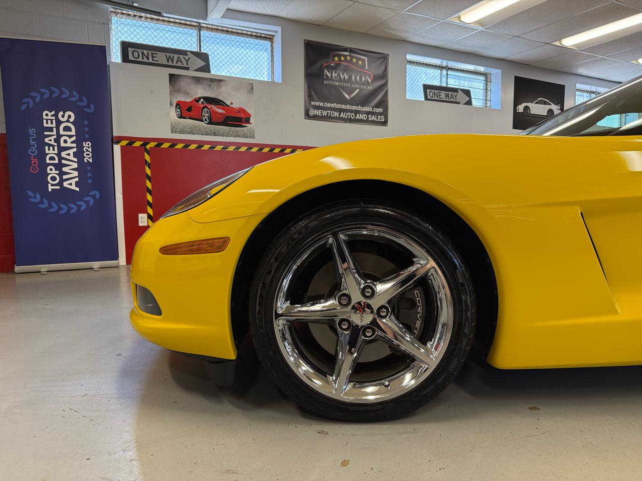 Chevrolet Corvette Standard Coupe 1LT 2011