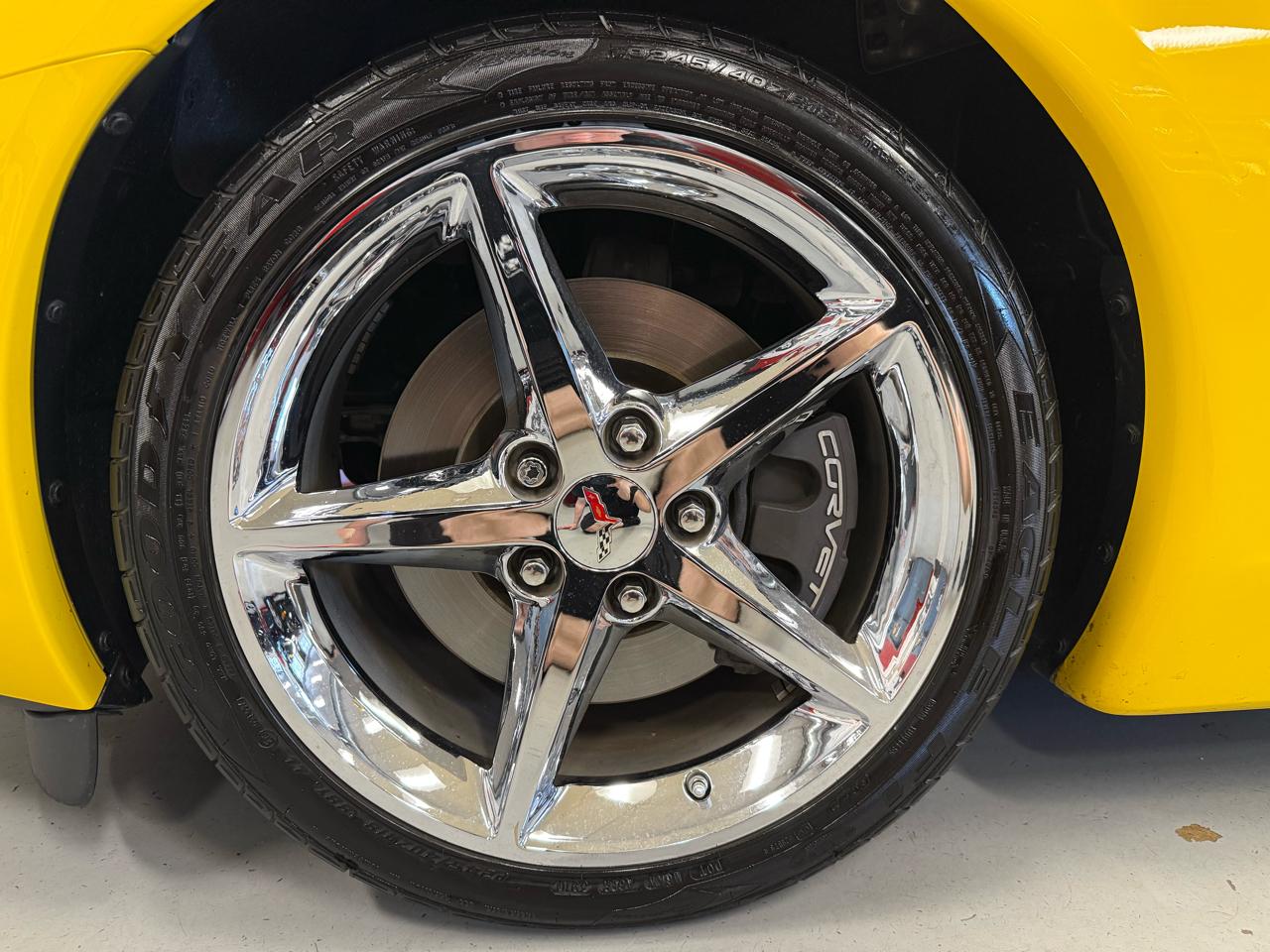 Chevrolet Corvette Standard Coupe 1LT 2011